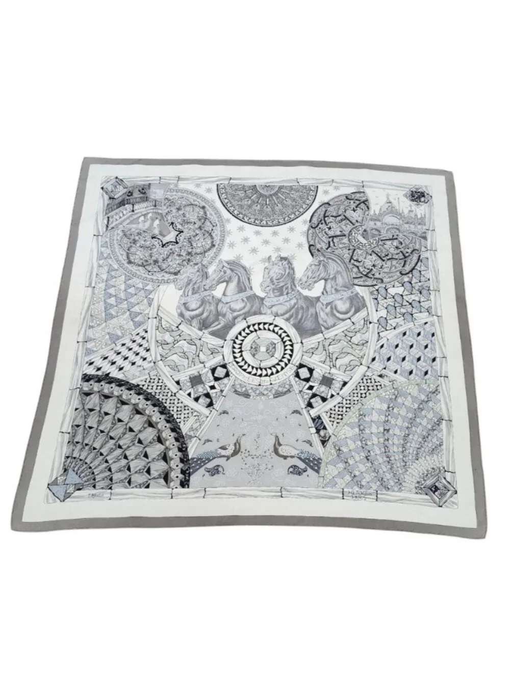 Hermès Trophées de Venise Julia Abadie 100% Silk 90 Scarf Gray Made France